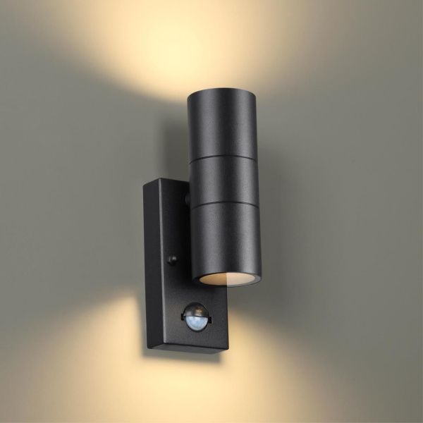 4389/2W HIGHTECH ODL23 000 черный/металл/пвх стойкий к УФ излучению Настенный светильник с датчиком движения IP44 LED GU10 14W MOTTO