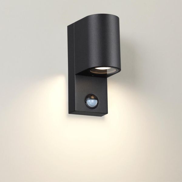 4390/1W HIGHTECH ODL23 000 черный/металл/пвх стойкий к УФ излучению Настенный светильник с датчиком движения IP44 LED GU10 14W MOTTO